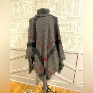 NWOT Classic Plaid Poncho — Really Soft and Comfortable - Dress it Up or Down